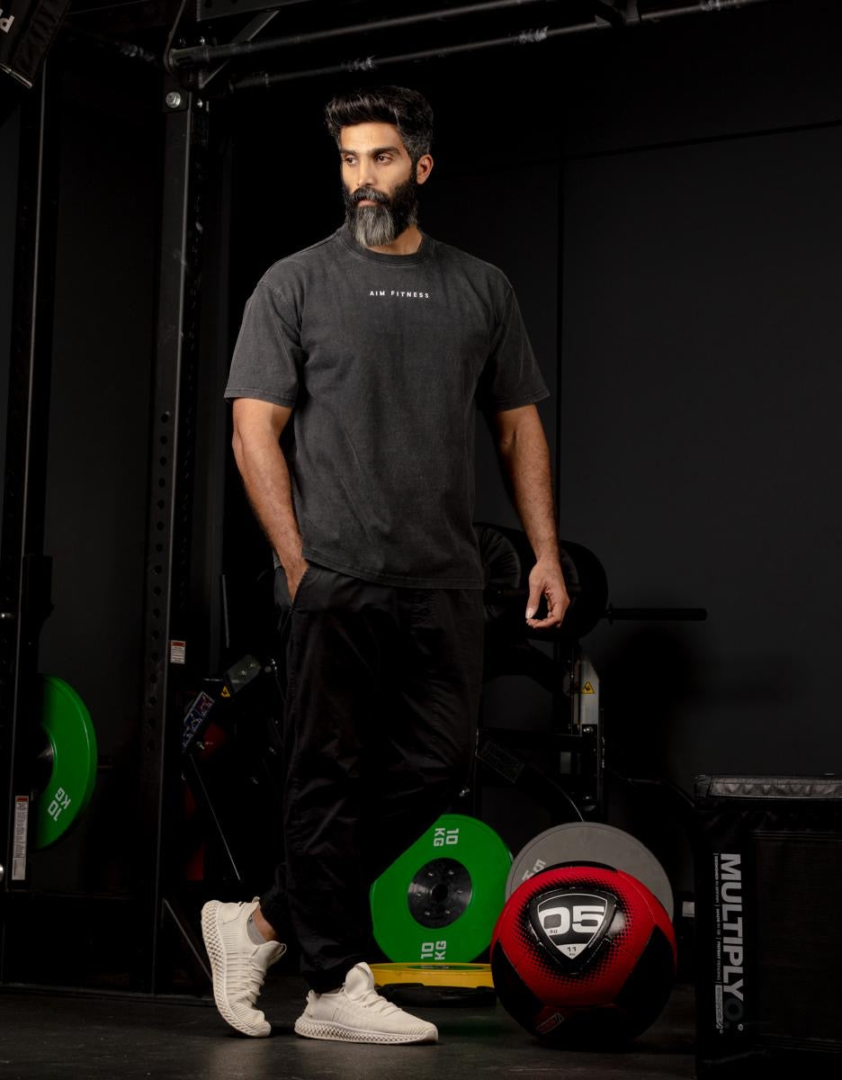 Messy Black - Essential Tees